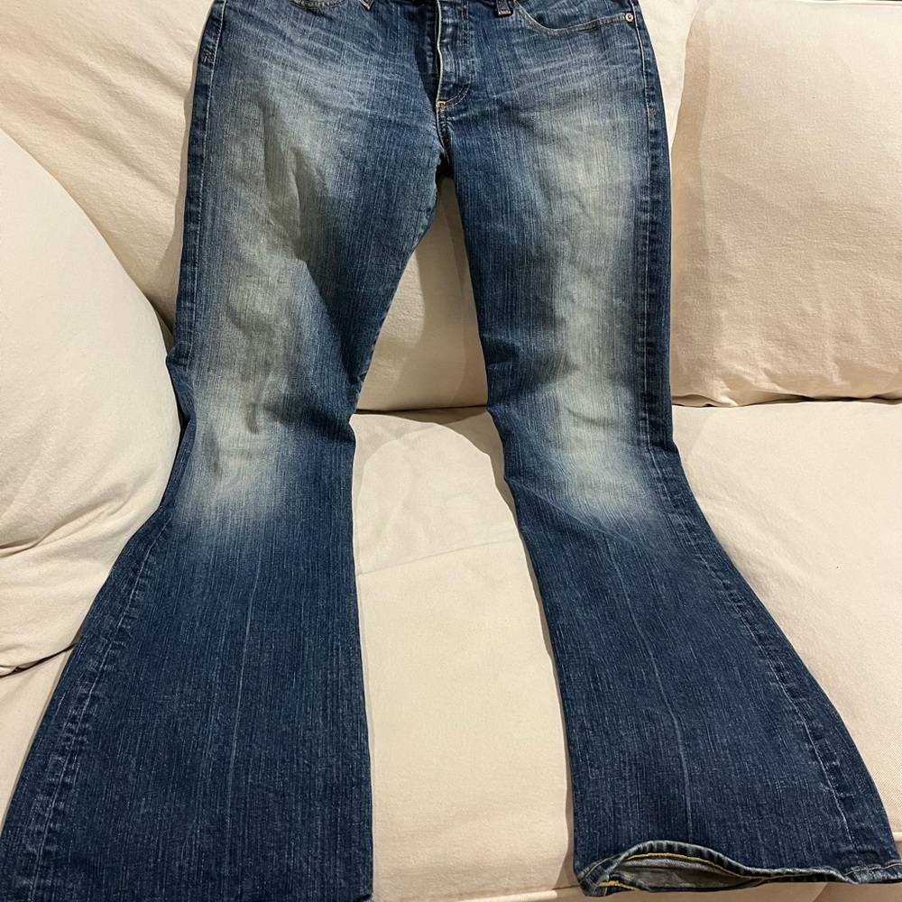 Great Ladies Adriano Goldschmied blue jeans. Size 30 waist.